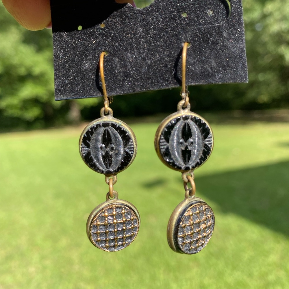 Elegant Black and Gold Dangle Earrings